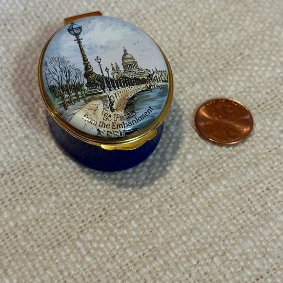 Crummles & Co. Vintage Enamel Box: St. Paul’s from the Embankment - Picture 5 of 5